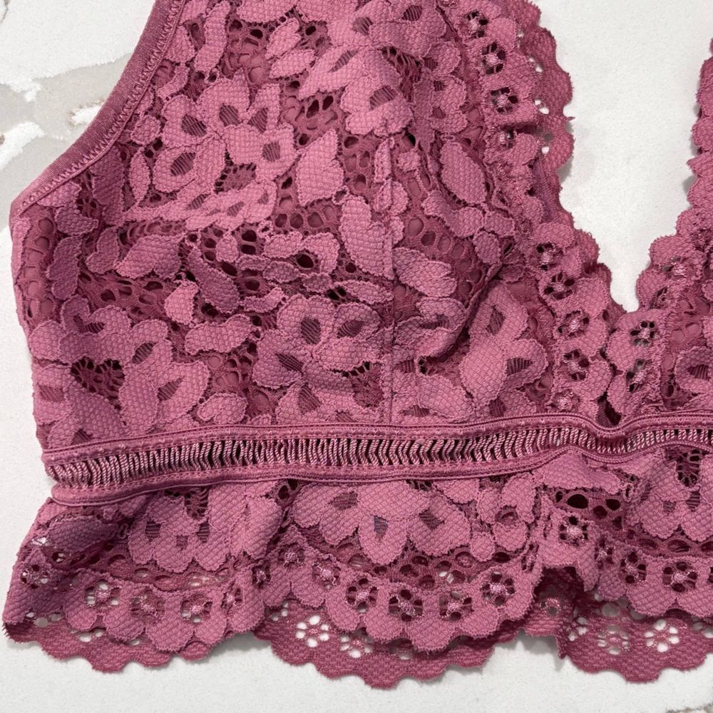 Victoria’s Secret Body by Victoria Women’s Pink Lace Bralette Bra Medium Lounge - Picture 2 of 16